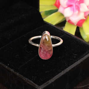 Bague Statement Boho-HipHop en Platine avec Pierre Précieuse Tourmaline Rose Naturelle, Bijou Fin pour les Promesses - Product Image 2