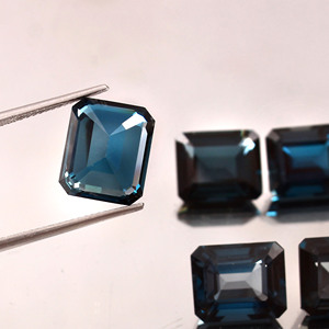 Topaze bleue de Londres naturelle de qualité AAA 9x7mm octogone taille émeraude pierre précieuse en vrac pour la fabrication de bijoux - Product Image 1