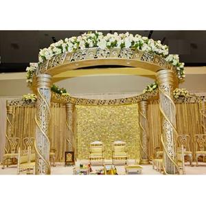 Mandap de mariage indien de luxe avec toile de fond colorée de scène de décoration florale avec accessoires Paisley décoration de scène parfaite - Product Image 2