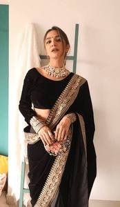 Attrayant Viscose Velours Broderie Dentelle Travail Saree & Chemisier Non Cousu Designer Party Wear Viscose Velours Saree Avec Chemisier - Product Image 4