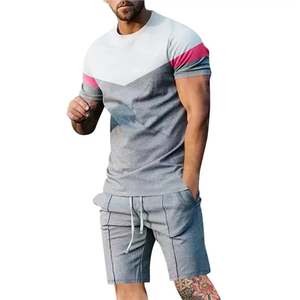 Ensemble de vêtements d'été 2 pièces décontractés pour hommes T-shirt et short en coton respirant avec logo personnalisé et poches - Product Image 3