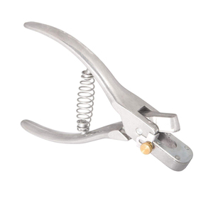 Notcher de oreja medio de alta calidad con implantes dentales en V instrumento veterinario de Pakistán - Product Image 3