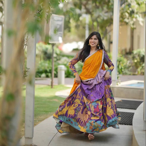 Ropa de fiesta de seda estampada de diseñador y lehengas Choli con dupatta, Garba Chaniya Choli para niñas - Product Image 1