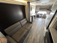 Vendedor Verificado de Autocaravana Usada E-n-t-e-g-r-a C-o-a-c-h O-d-y-s-s-e-y 26M 2024 Lista para Viajar