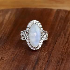 Anillo de piedra lunar arcoíris Anillo de piedra de cóctel de filigrana ovalada de Plata de Ley 925 - Product Image 1