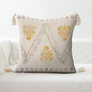 100% fait à la main Jaipuri brodé housses de coussin motifs floraux et géométriques concepteur coton oreillers pour la décoration intérieure - Product Image 1