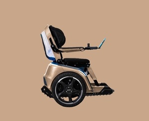Fauteuil roulant motorisé pour monter les escaliers avec chenilles auto-stabilisantes et design ergonomique confortable pour les personnes âgées et les patients en réadaptation - Product Image 4