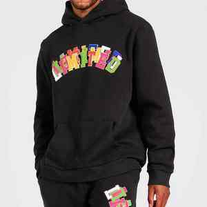 Chándal personalizado con estampado en relieve que ofrece gráficos únicos en relieve, movimiento cómodo y sensación premium - Product Image 2