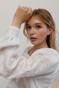 Chemisier en popeline à col en V et en coton vintage roumain simple et décontracté à manches courtes fêtes de printemps et d'hiver - Product Image 4