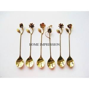 Juego de cubiertos de cuchara pulida brillante con acabado de Color plateado de diseñador elegante único de arte creativo moderno con asas de hojas chapadas en oro - Product Image 3