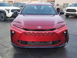 Crown Signia 2024, Manual, Volante a la Izquierda, Sedán de Tela Turbo Oscuro en Venta - Product Image 2