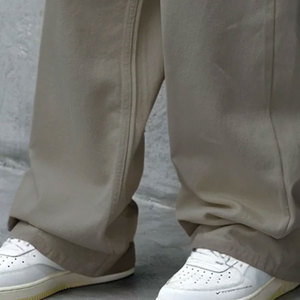 Oversized Baggy Denim Pants Available for Wholesale, Perfect for Urban and Casual Fashion Trends - Product Image 6