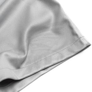 เสื้อฟุตบอลคุณภาพสูงสั่งทำพิเศษ แขนสั้นสำหรับฤดูร้อน ผ้าโพลีเอสเตอร์ 100% แห้งเร็ว คอวี ดีไซน์ล่าสุด ขายส่ง - Product Image 5