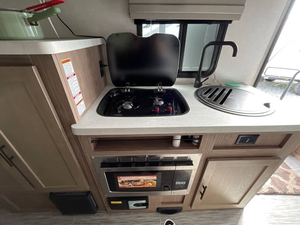 Proveedor Verificado de Autocaravana Usada F-o-r-e-s-t River Wildwood X-Lite 28VBXL 2026 en Venta - Product Image 4