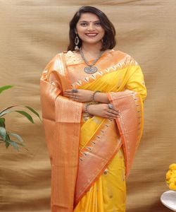 Saree inspiré de la soie avec un design en filet pour les femmes - Product Image 4