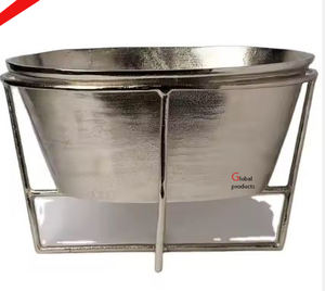 Enfriador de vino de metal con aspecto martillado de forma ovalada de cobre de última moda para restaurante y bar de hotel - Product Image 2