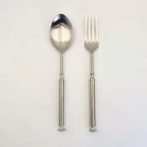 Juego de 2 Servidores de Ensalada de Acero Inoxidable con Acabado Pulido de Alta Calidad para Uso en el Hogar y Restaurantes - Product Image 1