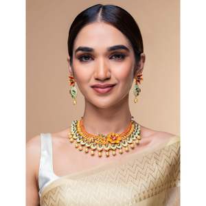 Ensemble de bijoux ethniques Priyaasi plaqué or, 3 pièces, motif floral, avec perles Kundan multicolores, pour les occasions de fête et festives - Product Image 4