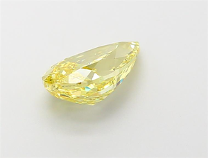 Diamante Amarillo de Laboratorio en Forma de Pera Cultivado de Forma Ética para Marcas de Joyería Sostenible, Diseños de Moda y Lujo Ecológicos - Product Image 4