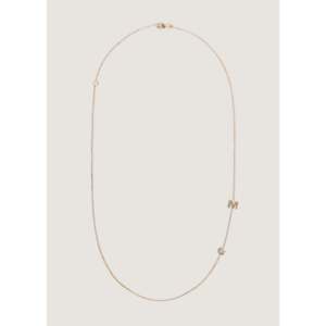 Collier asymétrique avec initiale unique en diamant - Product Image 1