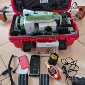 Estación robótica Leica Total Station TS 03 Robotic R 500 disponible para la venta en buen estado - Product Image 1