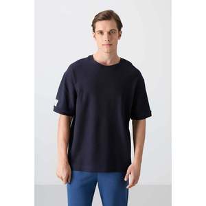 Camiseta Básica Oversize de Cuello Redondo para Hombre Tommylife Wholesale 88339 Azul Marino - AZUL MARINO - Product Image 1