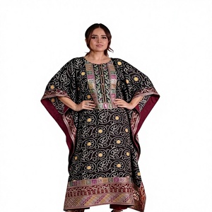 Ropa de Diseñador para Mujer al por Mayor, Hecha en Pakistán Directamente de Fábrica, Calidad Premium, Lujosa, Formal, Bordada, para Boda - Product Image 1