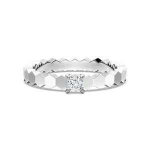 Bague solitaire en or 18 carats avec diamant de laboratoire taille princesse – Collection de bagues élégantes en diamant - Product Image 5