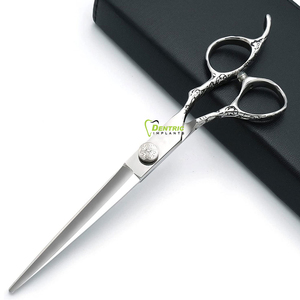 Ciseaux de coupe de cheveux enduits de fleurs personnalisés avec repose-doigt en or Ciseaux de barbier professionnels pour la coupe de cheveux - Product Image 2