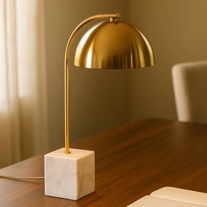 Thiết kế thanh lịch LED Brass đèn bàn với rắn bằng đá cẩm thạch trắng cơ sở DC/AC Powered Dimmable hiện đại sang trọng cho nhà văn phòng & phòng ngủ - Product Image 1