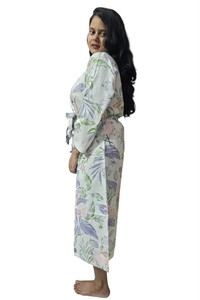 Bata de Baño de Algodón con Estampado Floral Blanco para Mujer, Talla de Bata - 48 pulgadas - Product Image 2