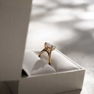 Bague de fiançailles en diamant de laboratoire Certifiée IGI Bague en diamant de laboratoire taillé sur coussin 2.0 Ct Bride de mariage Solitaire Bague en diamant CVD - Product Image 2