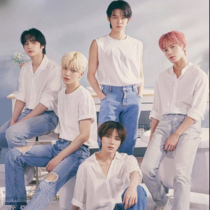 Pack aléatoire K-POP TXT [minisode 2 Thursday's Child] 4ème mini-album BIGHIT HYBE CD Photocard Photobook Officiel Scellé - Product Image 1