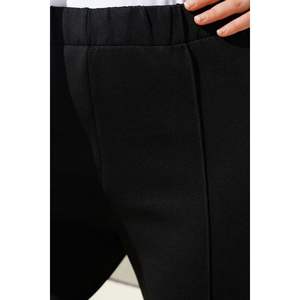 Pantalon de plongée pour femme avec trou côtelé Pantalon et pantalon noirs - Product Image 3