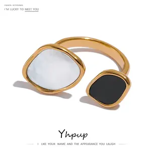 Anillo de Moda con Baño de Oro y Diseño Geométrico Moderno con Engaste de Bisel para Fiestas, Chapado en Oro de 18K - Product Image 2