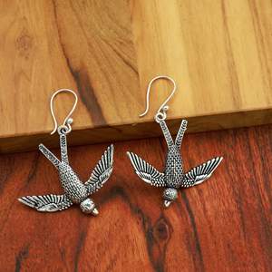 Pendientes Colgantes de Pájaro Golondrina Vintage de Latón y Plata, Joyería Artesanal de Animales Naturales - Product Image 5
