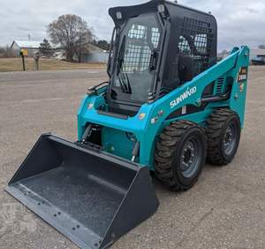 Meilleur prix 2024 : Chargeuse compacte sur chenilles SUNWARD SWL2830 avec une puissance élevée, certification EPA, machine pour travaux de construction - Product Image 1