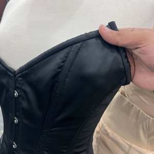 Corset noir inspiré des vampires, sur mesure, style Dracula, vintage, victorien, taille cintrée, modelant le corps pour femmes, qualité supérieure à 100% - Product Image 4