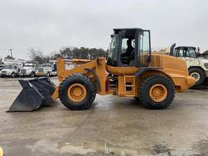 Cargadora de Ruedas 721E 2010 - Motor Cummins de 195 HP, Capacidad de 15 Toneladas, Tractor y Cargadora Frontal para Uso Industrial, Minería y Construcción - Product Image 2