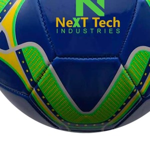 Ballon d'entraînement de football Matériau PU à des fins d'entraînement avec conception personnalisée et logo personnalisé par Next Tech Industries - Product Image 5