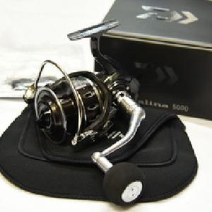 Offer! FOR NEW Genuine Daiwa Saltiga Dogfight 7000H Fishing Reel - Product Image 2