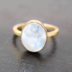 Mode contemporaine naturelle arc-en-ciel pierre de lune 12x16mm ovale pierre précieuse réglable 24K plaqué or femmes en gros anneaux bijoux - Product Image 1