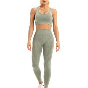 Conjunto de Leggings de Yoga Premium Plus Size para Mujer, Conjunto de 2 Piezas de Brasier Deportivo y Leggings, Cintura Elástica, Sin Costuras, Logotipo Frontal, Alta Calidad - Product Image 1