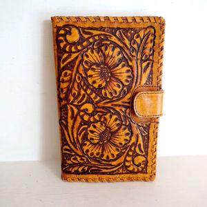 Sac à main en cuir de style bohème fait à la main pour femmes - Product Image 1