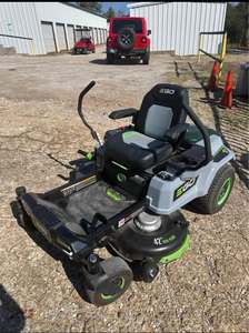 Tondeuse autoportée sans fil Z6 42 Zero Turn avec moteur 4 temps, bac de ramassage arrière de 200 L, autonomie de 45 minutes, qualité professionnelle - Product Image 2
