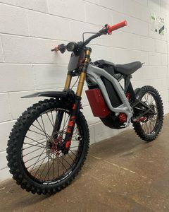 Prêt à expédier : Moto électrique tout-terrain SurRon Light Bee X blanche, Suron Storm Bee et Ultra Bee II LBX, modèle 2025 de qualité supérieure - Product Image 6