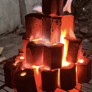 Carbón de bambú de madera dura de calidad para hookah, carbón de encendido rápido para incienso, carbón para shisha de 22mm-60mm en venta - Product Image 1