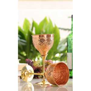 Verre à champagne en cuivre pur fait main avec support à motif en relief inclus - Product Image 5