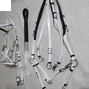 Bride synthétique d'endurance en PVC lavable essentielle et exclusive pour chevaux Notre nouvelle collection - Product Image 3