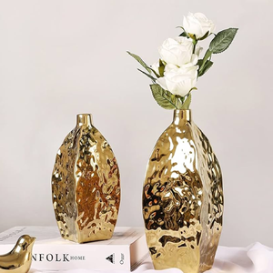 Vase de table élégant en aluminium plaqué or, design contemporain européen de luxe, décoration de mariage - Product Image 3